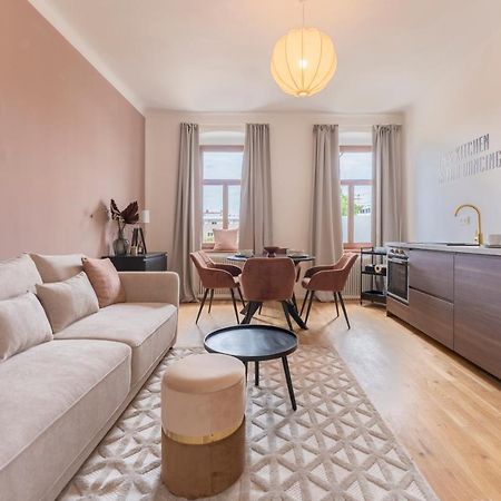 City Lounge Appartement Am Hauptbahnhof Sankt Poelten Luaran gambar