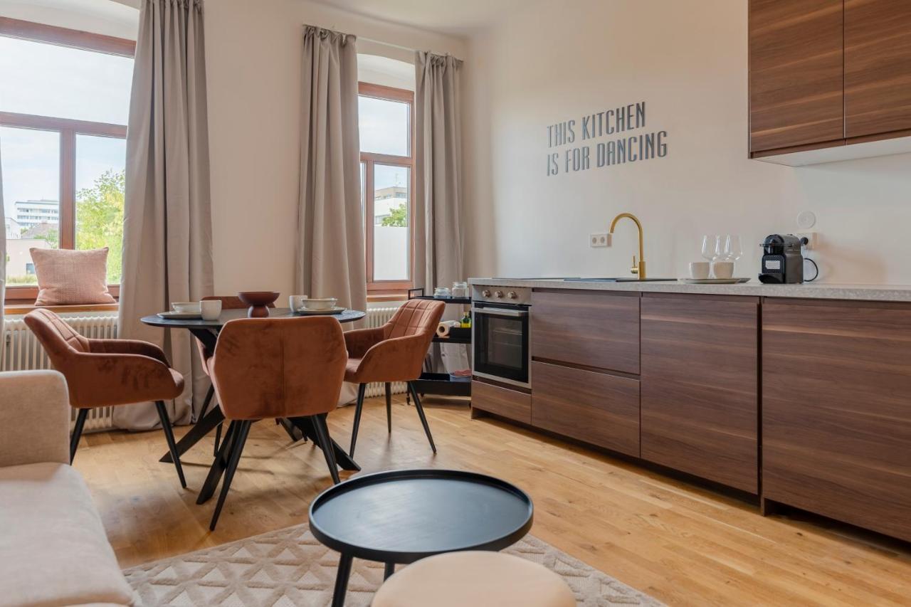 City Lounge Appartement Am Hauptbahnhof Sankt Poelten Luaran gambar