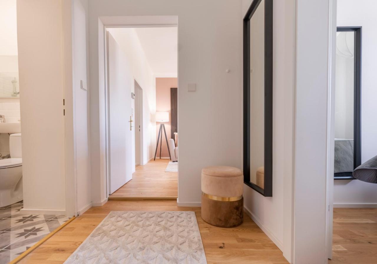 City Lounge Appartement Am Hauptbahnhof Sankt Poelten Luaran gambar
